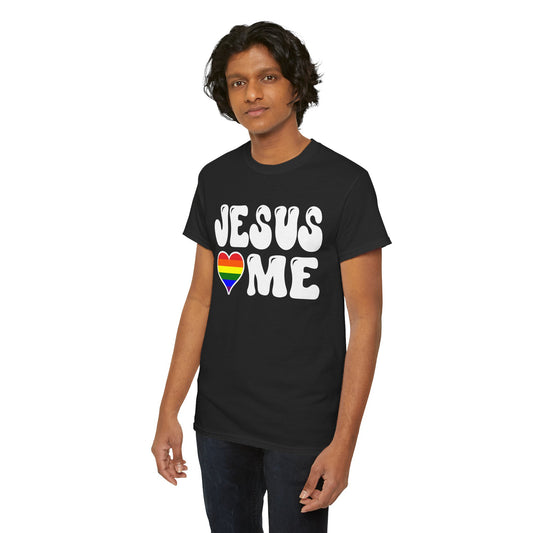 Jesus Loves Me (Rainbow Heart) - Dark - Unisex Heavy Cotton Tee